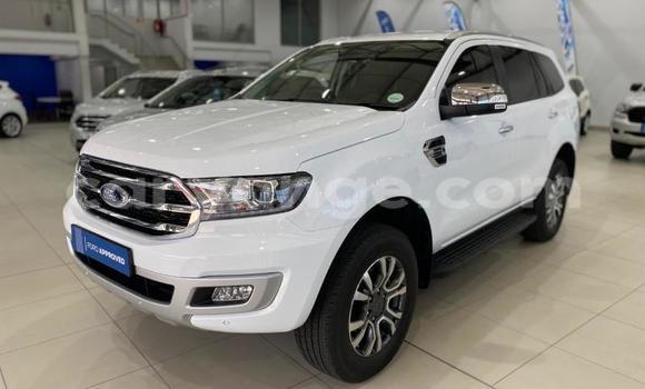 Buy Used Ford Everest White Car in Henties Bay in Erongo Buy Used Ford Everest White Car in Henties Bay in Erongo