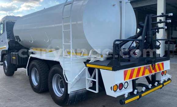 Acheter Occasion Utilitaire Nissan UD Blanc à Windhoek, Namibie Acheter Occasion Utilitaire Nissan UD Blanc à Windhoek, Namibie