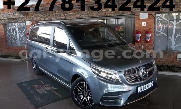 Buy Used Mercedes-Benz V-klasse Silver Car in Windhoek in Namibia