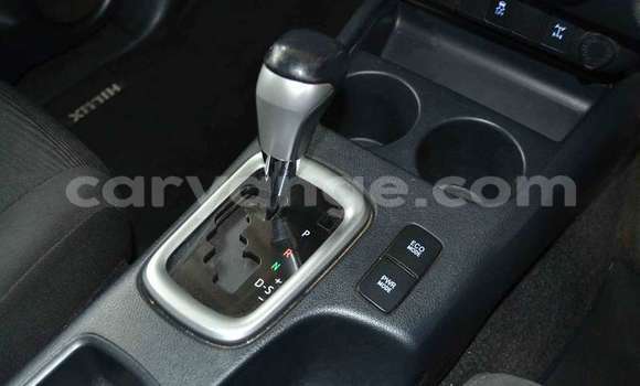 Acheter Occasion Voiture Toyota Hilux Blanc à Windhoek, Namibie Acheter Occasion Voiture Toyota Hilux Blanc à Windhoek, Namibie