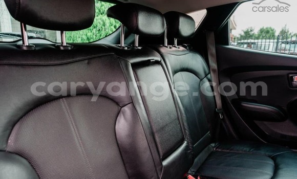 Acheter Occasion Voiture Hyundai Ix35 Rouge à Windhoek, Namibie Acheter Occasion Voiture Hyundai Ix35 Rouge à Windhoek, Namibie