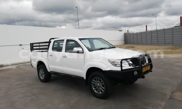 Acheter Occasion Voiture Toyota Hilux Blanc à Windhoek, Namibie Acheter Occasion Voiture Toyota Hilux Blanc à Windhoek, Namibie