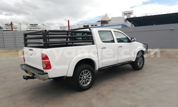 Acheter Occasion Voiture Toyota Hilux Blanc à Windhoek, Namibie Acheter Occasion Voiture Toyota Hilux Blanc à Windhoek, Namibie