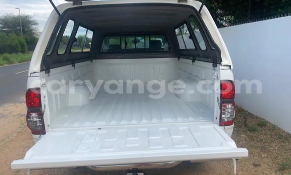 Acheter Occasion Voiture Toyota Hilux Blanc à Windhoek, Namibie Acheter Occasion Voiture Toyota Hilux Blanc à Windhoek, Namibie