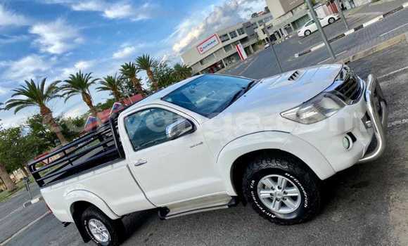 Acheter Occasion Voiture Toyota Hilux Blanc à Windhoek, Namibie Acheter Occasion Voiture Toyota Hilux Blanc à Windhoek, Namibie