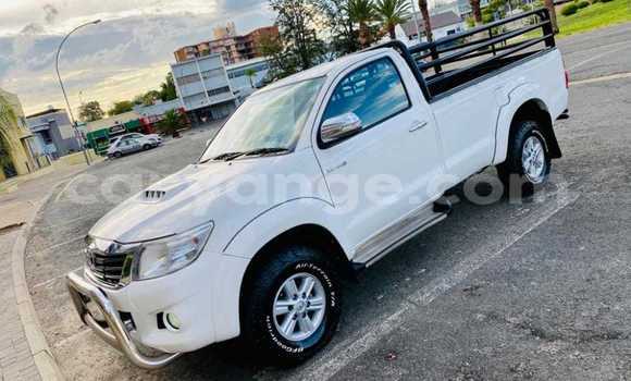 Acheter Occasion Voiture Toyota Hilux Blanc à Windhoek, Namibie Acheter Occasion Voiture Toyota Hilux Blanc à Windhoek, Namibie