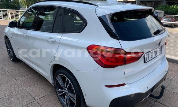 Acheter Occasion Voiture BMW X1 Blanc à Grootfontein, Namibie Acheter Occasion Voiture BMW X1 Blanc à Grootfontein, Namibie