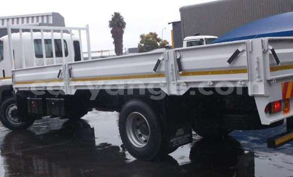 Acheter Occasion Utilitaire Isuzu FTR 850 Blanc à Henties Bay, Erongo Acheter Occasion Utilitaire Isuzu FTR 850 Blanc à Henties Bay, Erongo