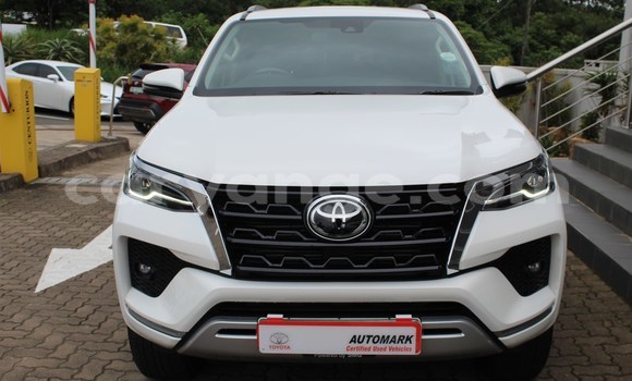 Buy Used Toyota Fortuner White Car in Grootfontein in Namibia Buy Used Toyota Fortuner White Car in Grootfontein in Namibia