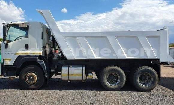 Acheter Occasion Voiture Isuzu TF (Pickup) Blanc à Windhoek, Namibie Acheter Occasion Voiture Isuzu TF (Pickup) Blanc à Windhoek, Namibie