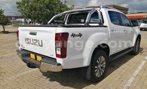 Acheter Occasion Voiture Isuzu D–MAX Blanc à Grootfontein, Namibie Acheter Occasion Voiture Isuzu D–MAX Blanc à Grootfontein, Namibie