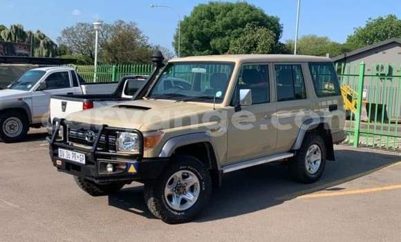 Buy Used Toyota Land Cruiser Beige Car in Warmbad in Karas Buy Used Toyota Land Cruiser Beige Car in Warmbad in Karas