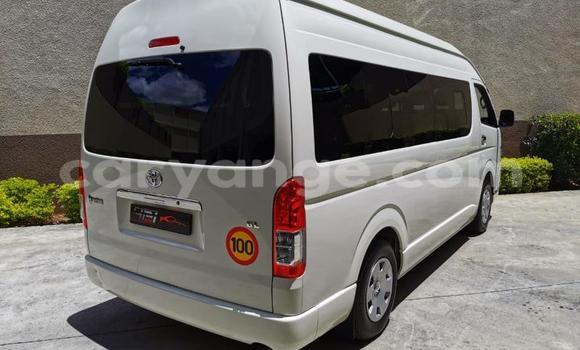 Acheter Occasion Voiture Toyota 4Runner Blanc à Windhoek, Namibie Acheter Occasion Voiture Toyota 4Runner Blanc à Windhoek, Namibie