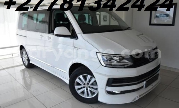 Buy Used Volkswagen Caravelle White Car in Windhoek in Namibia