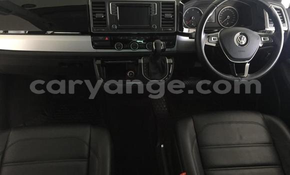 Acheter Occasion Voiture Volkswagen Caravelle Blanc à Windhoek, Namibie Acheter Occasion Voiture Volkswagen Caravelle Blanc à Windhoek, Namibie