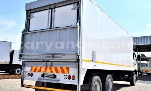 Buy Used Nissan UD White Truck in Windhoek in Namibia Buy Used Nissan UD White Truck in Windhoek in Namibia