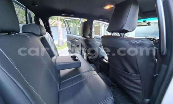 Acheter Occasion Voiture Toyota Hilux Blanc à Grootfontein, Namibie Acheter Occasion Voiture Toyota Hilux Blanc à Grootfontein, Namibie