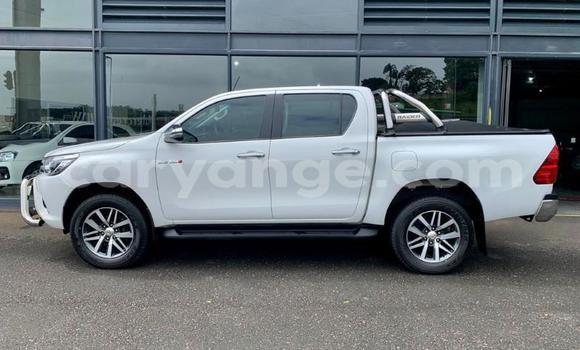 Buy Used Toyota Hilux White Car in Gobabis in Omaheke Buy Used Toyota Hilux White Car in Gobabis in Omaheke
