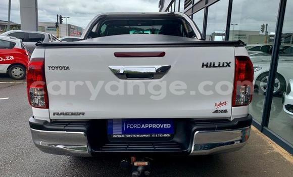 Buy Used Toyota Hilux White Car in Gobabis in Omaheke Buy Used Toyota Hilux White Car in Gobabis in Omaheke