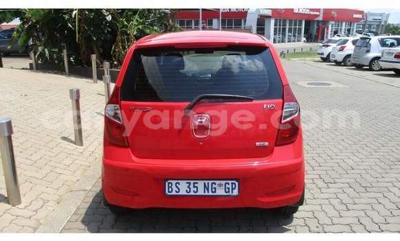 Acheter Occasion Voiture Hyundai i10 Rouge à Walvis Bay, Namibie Acheter Occasion Voiture Hyundai i10 Rouge à Walvis Bay, Namibie