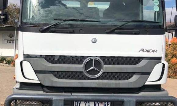 Buy Used Mercedes‒Benz Truck White Truck in Windhoek in Namibia Buy Used Mercedes‒Benz Truck White Truck in Windhoek in Namibia
