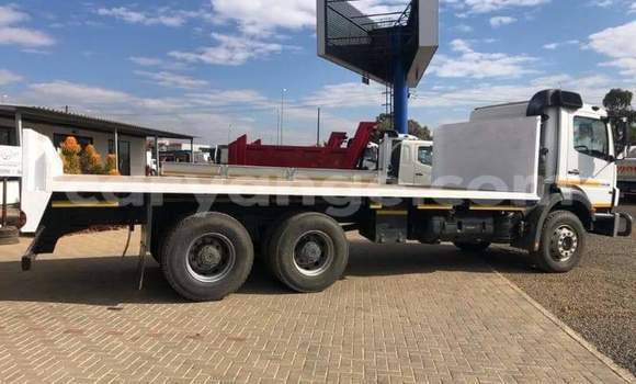 Buy Used Mercedes‒Benz Truck White Truck in Windhoek in Namibia Buy Used Mercedes‒Benz Truck White Truck in Windhoek in Namibia