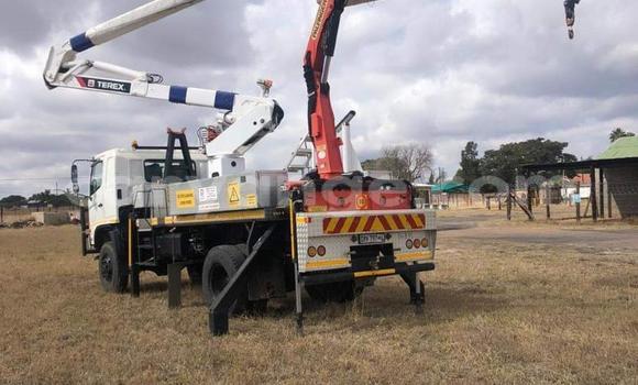 Acheter Occasion Utilitaire Hino 300 Series Autre à Windhoek, Namibie Acheter Occasion Utilitaire Hino 300 Series Autre à Windhoek, Namibie