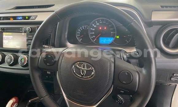 Acheter Occasion Voiture Toyota RAV4 Blanc à Walvis Bay, Namibie Acheter Occasion Voiture Toyota RAV4 Blanc à Walvis Bay, Namibie