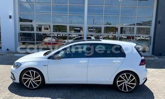 Buy Used Volkswagen Golf R White Car in Grootfontein in Namibia Buy Used Volkswagen Golf R White Car in Grootfontein in Namibia