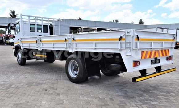 Buy Used Nissan UD White Truck in Windhoek in Namibia Buy Used Nissan UD White Truck in Windhoek in Namibia