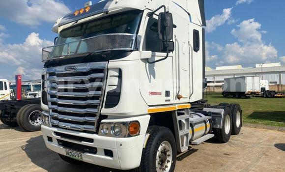 Buy Used Freightliner 90 Cum 500 White Truck in Windhoek in Namibia Buy Used Freightliner 90 Cum 500 White Truck in Windhoek in Namibia