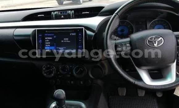 Buy Used Toyota Hilux Silver Car in Grootfontein in Namibia Buy Used Toyota Hilux Silver Car in Grootfontein in Namibia