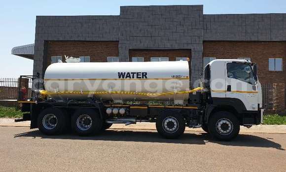 Acheter Occasion Utilitaire Isuzu FTR 850 Blanc à Windhoek, Namibie Acheter Occasion Utilitaire Isuzu FTR 850 Blanc à Windhoek, Namibie