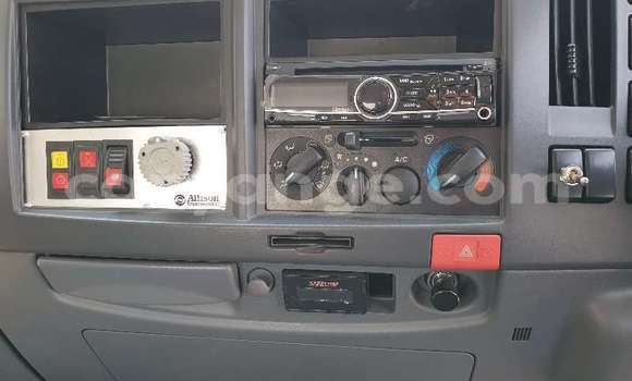 Acheter Occasion Utilitaire Isuzu FTR 850 Blanc à Windhoek, Namibie Acheter Occasion Utilitaire Isuzu FTR 850 Blanc à Windhoek, Namibie