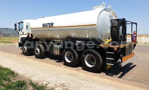 Acheter Occasion Utilitaire Isuzu FTR 850 Blanc à Windhoek, Namibie Acheter Occasion Utilitaire Isuzu FTR 850 Blanc à Windhoek, Namibie