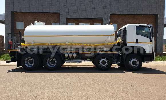 Acheter Occasion Utilitaire Isuzu FTR 850 Blanc à Windhoek, Namibie Acheter Occasion Utilitaire Isuzu FTR 850 Blanc à Windhoek, Namibie