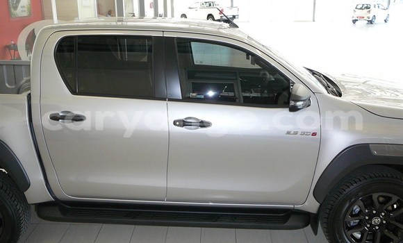 Acheter Occasion Voiture Toyota Hilux Gris à Grootfontein, Namibie Acheter Occasion Voiture Toyota Hilux Gris à Grootfontein, Namibie