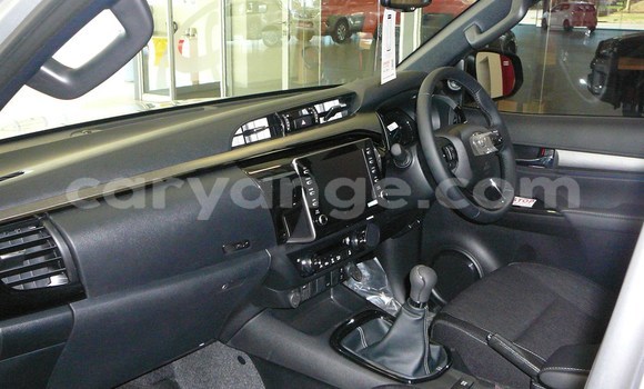 Acheter Occasion Voiture Toyota Hilux Gris à Grootfontein, Namibie Acheter Occasion Voiture Toyota Hilux Gris à Grootfontein, Namibie