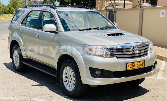 Acheter Occasion Voiture Toyota Fortuner Blanc à Windhoek, Namibie Acheter Occasion Voiture Toyota Fortuner Blanc à Windhoek, Namibie