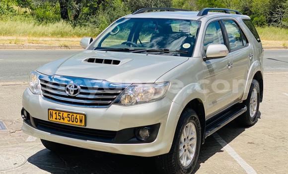 Acheter Occasion Voiture Toyota Fortuner Blanc à Windhoek, Namibie Acheter Occasion Voiture Toyota Fortuner Blanc à Windhoek, Namibie