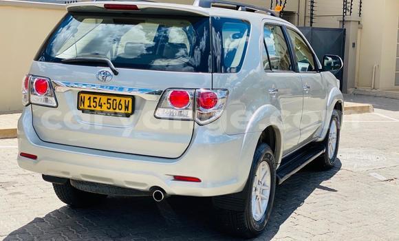 Acheter Occasion Voiture Toyota Fortuner Blanc à Windhoek, Namibie Acheter Occasion Voiture Toyota Fortuner Blanc à Windhoek, Namibie