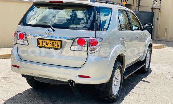 Acheter Occasion Voiture Toyota Fortuner Blanc à Windhoek, Namibie Acheter Occasion Voiture Toyota Fortuner Blanc à Windhoek, Namibie