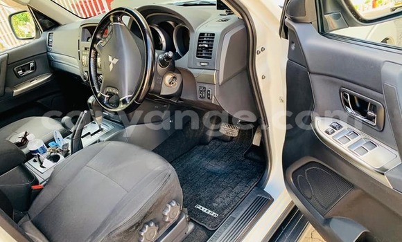 Buy Used Mitsubishi Pajero White Car in Arandis in Kunene Buy Used Mitsubishi Pajero White Car in Arandis in Kunene