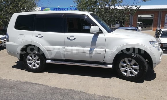 Buy Used Mitsubishi Pajero White Car in Arandis in Kunene Buy Used Mitsubishi Pajero White Car in Arandis in Kunene