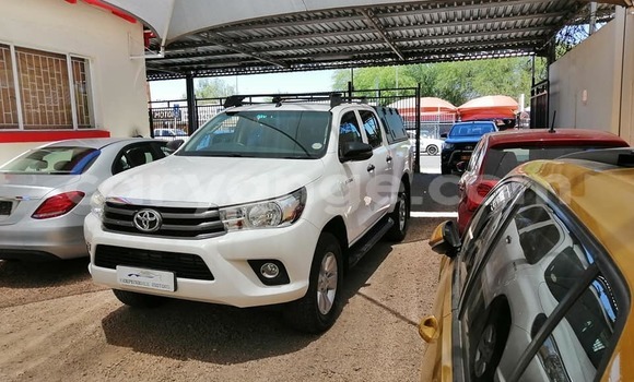 Buy Used Toyota Hilux White Car in Arandis in Kunene Buy Used Toyota Hilux White Car in Arandis in Kunene