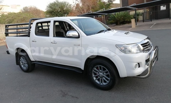 Acheter Occasion Voiture Toyota Hilux Blanc à Arandis, Kunene Acheter Occasion Voiture Toyota Hilux Blanc à Arandis, Kunene