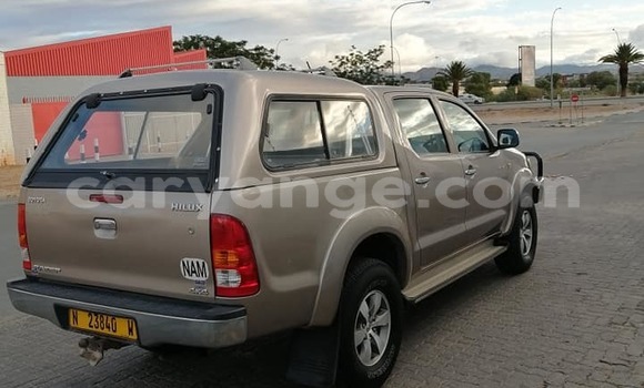 Buy Used Toyota Hilux Beige Car in Arandis in Kunene
