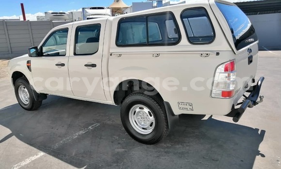 Acheter Occasion Voiture FORD MUSTANG Blanc à Windhoek, Namibie Acheter Occasion Voiture FORD MUSTANG Blanc à Windhoek, Namibie