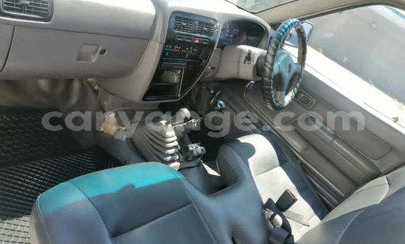 Acheter Occasion Voiture Nissan Hardbody Blanc à Windhoek, Namibie Acheter Occasion Voiture Nissan Hardbody Blanc à Windhoek, Namibie