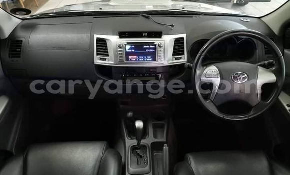 Acheter Occasion Voiture Toyota Hilux Blanc à Windhoek, Namibie Acheter Occasion Voiture Toyota Hilux Blanc à Windhoek, Namibie